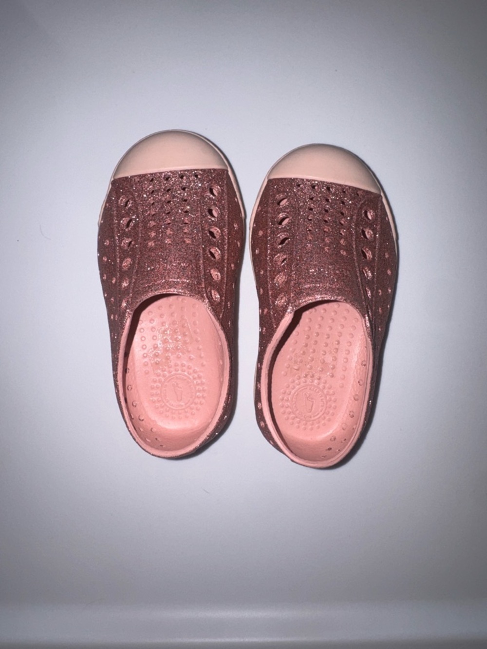 Native Kids Glitter Water Shoes in Rose Dust Pink